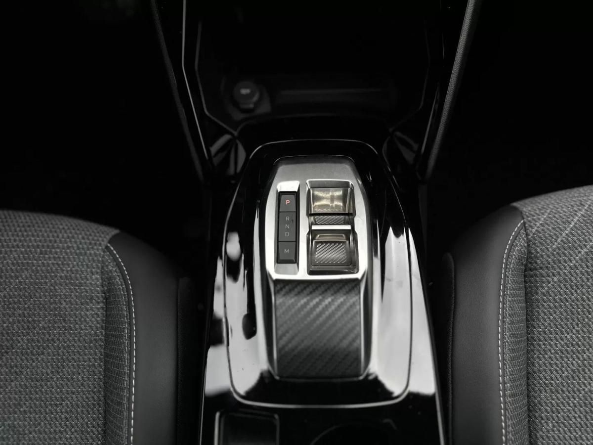 peugeot-2008-2024-gasolina-1199cc