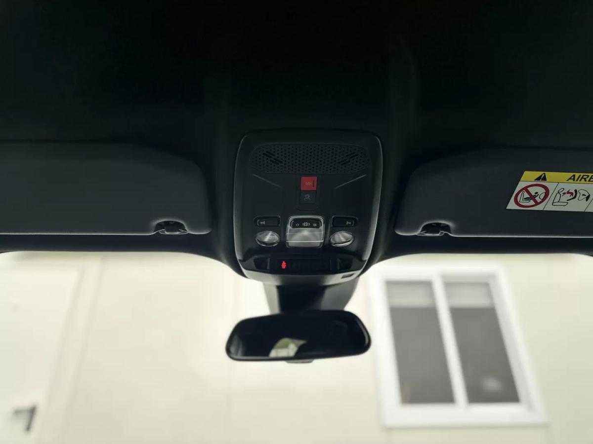 peugeot-2008-2024-gasolina-1199cc