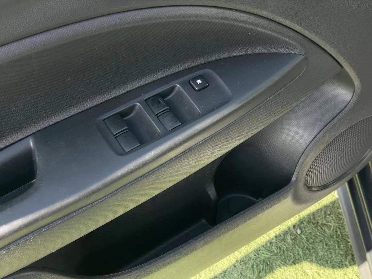 mitsubishi-space-star-2015-gasolina-1193cc