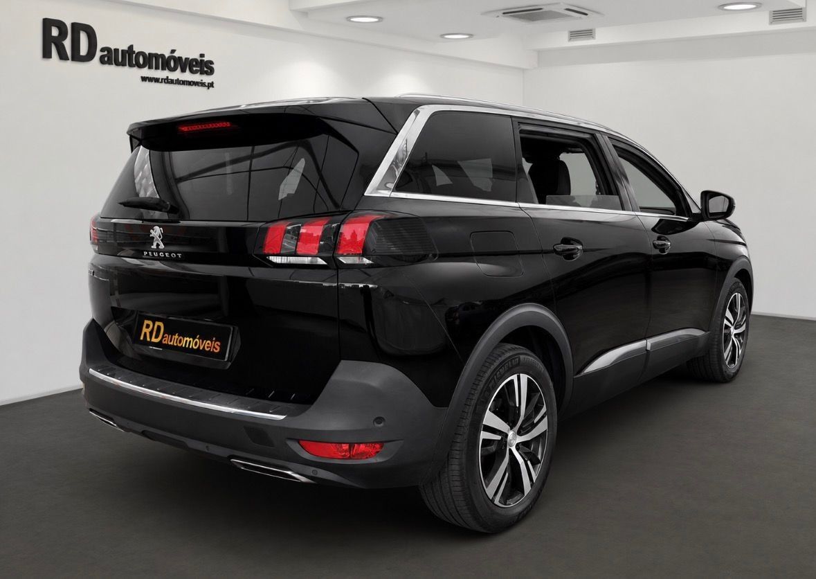 peugeot-5008-2017-diesel-1598cc