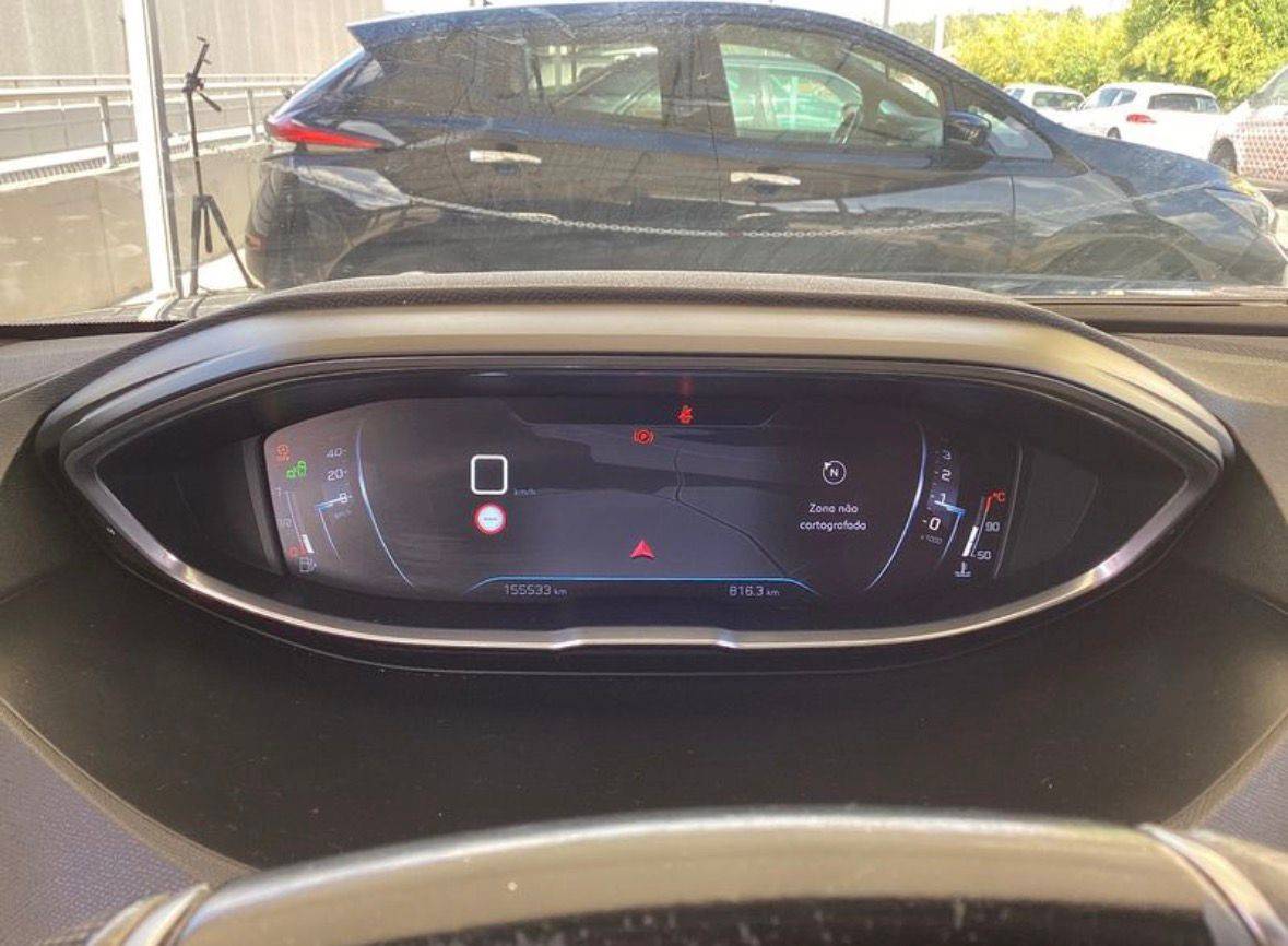 peugeot-5008-2017-diesel-1598cc