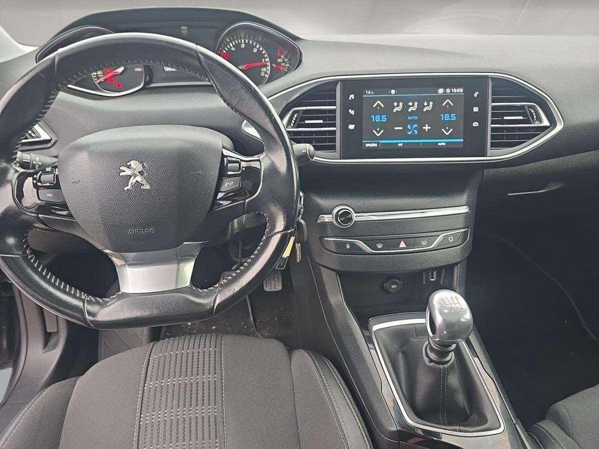 peugeot-308-sw-2018-diesel-1499cc