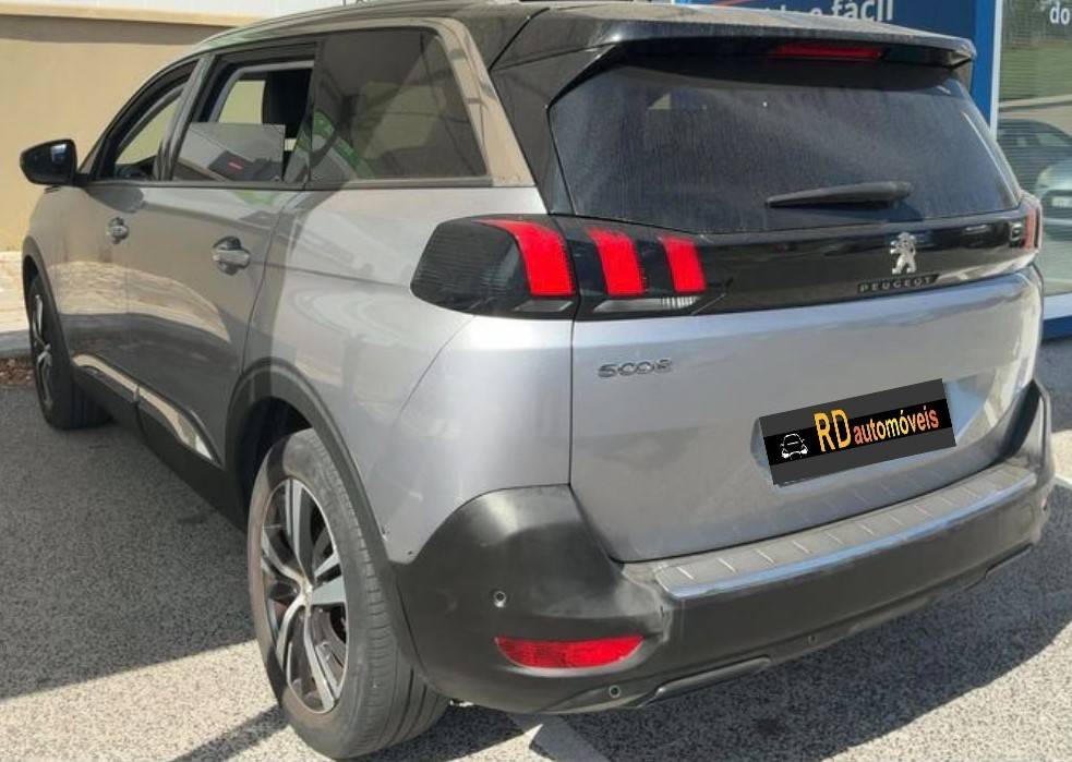 peugeot-5008-2017-diesel-1560cc