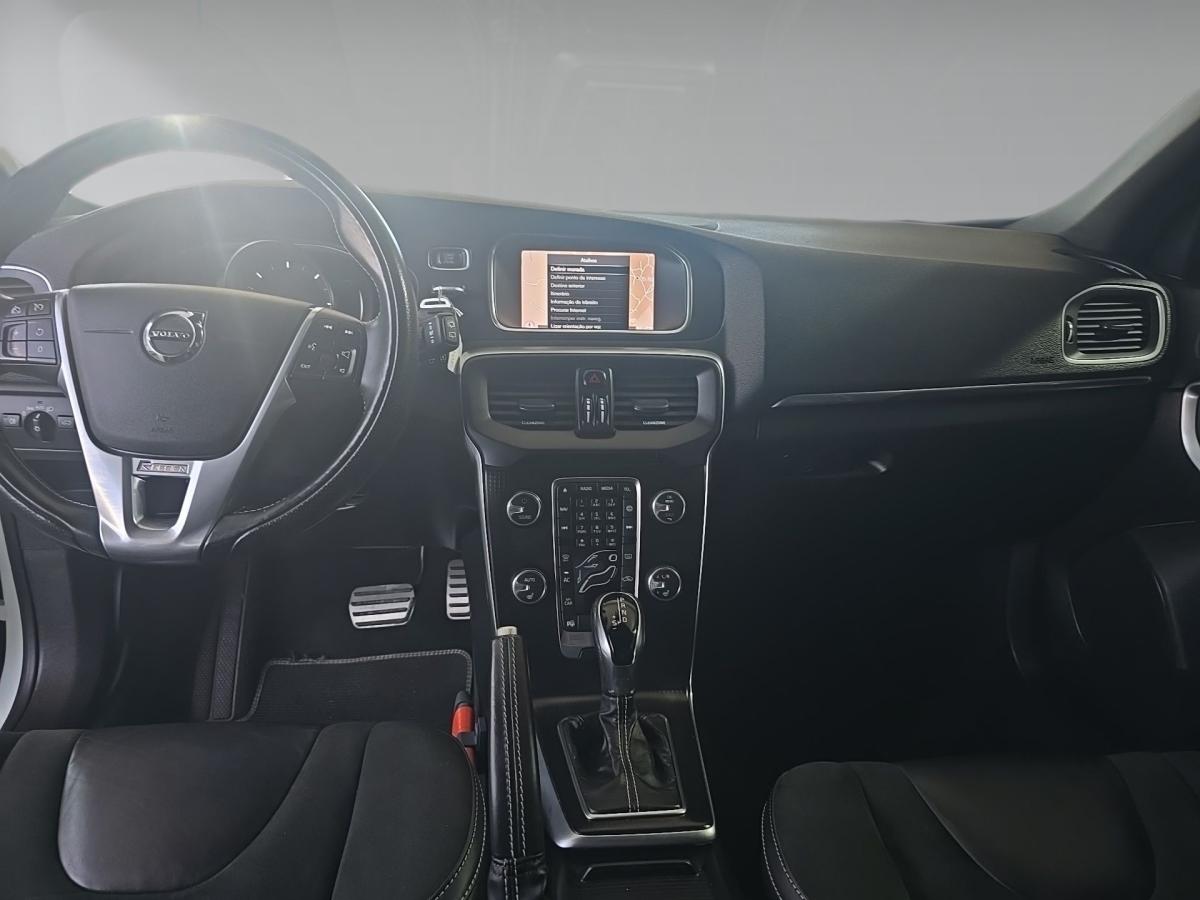 volvo-v40-2019-diesel-1969cc