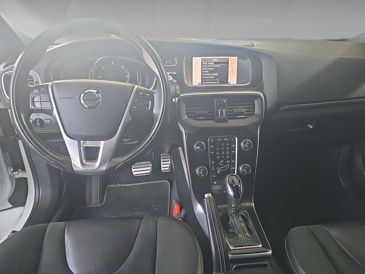 volvo-v40-2019-diesel-1969cc