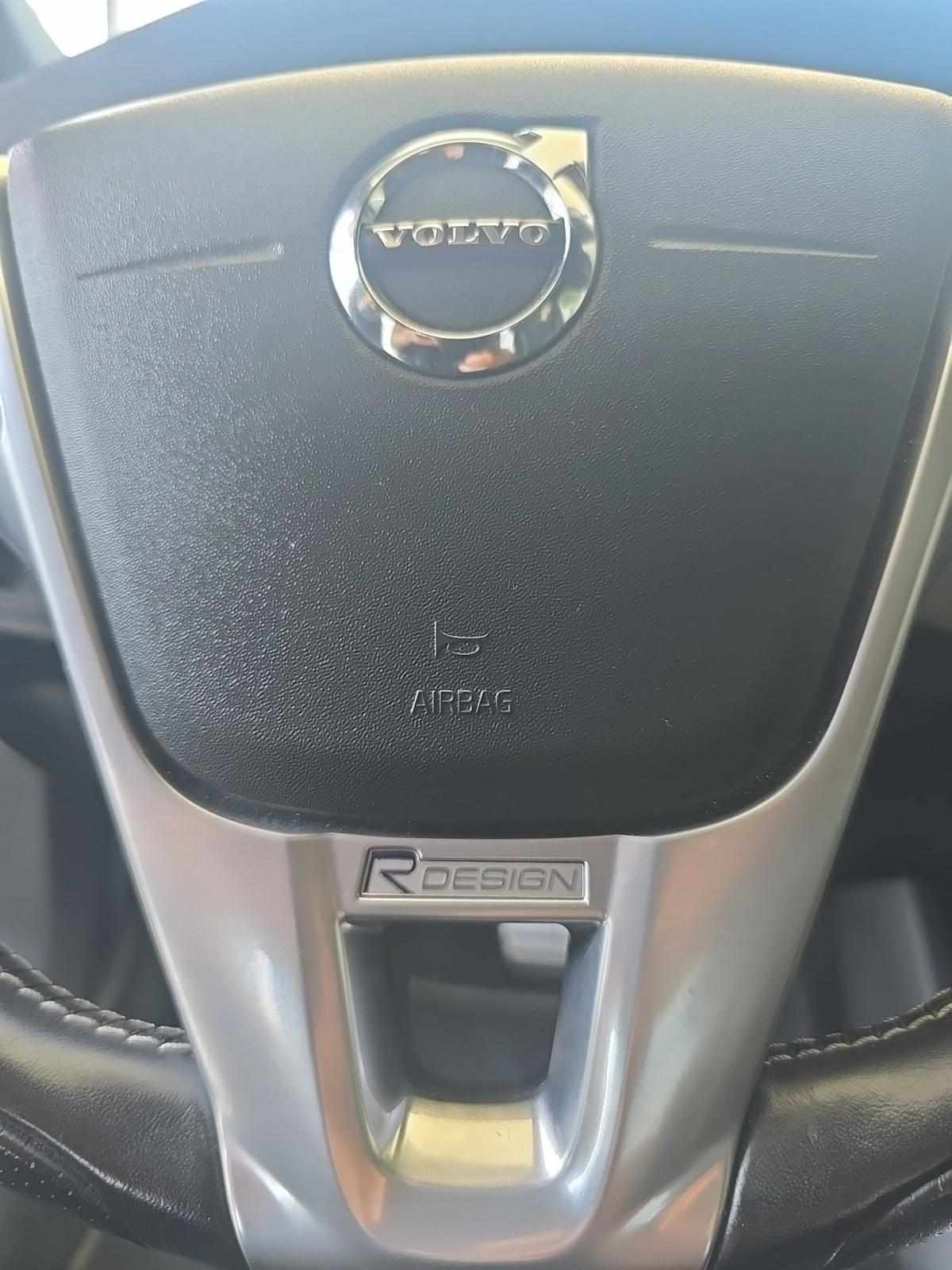 volvo-v40-2019-diesel-1969cc