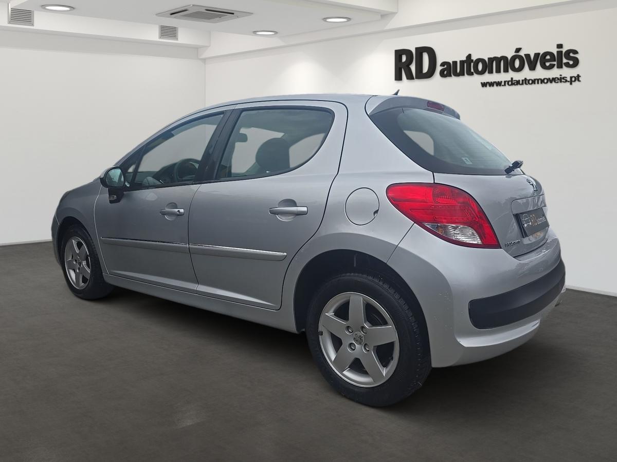 peugeot-207-2010-gasolina-1397cc
