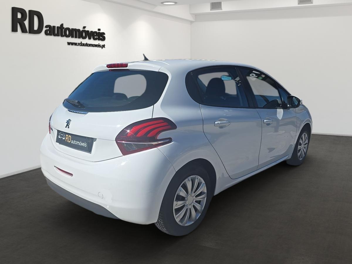 peugeot-208-2015-gasolina-1199cc