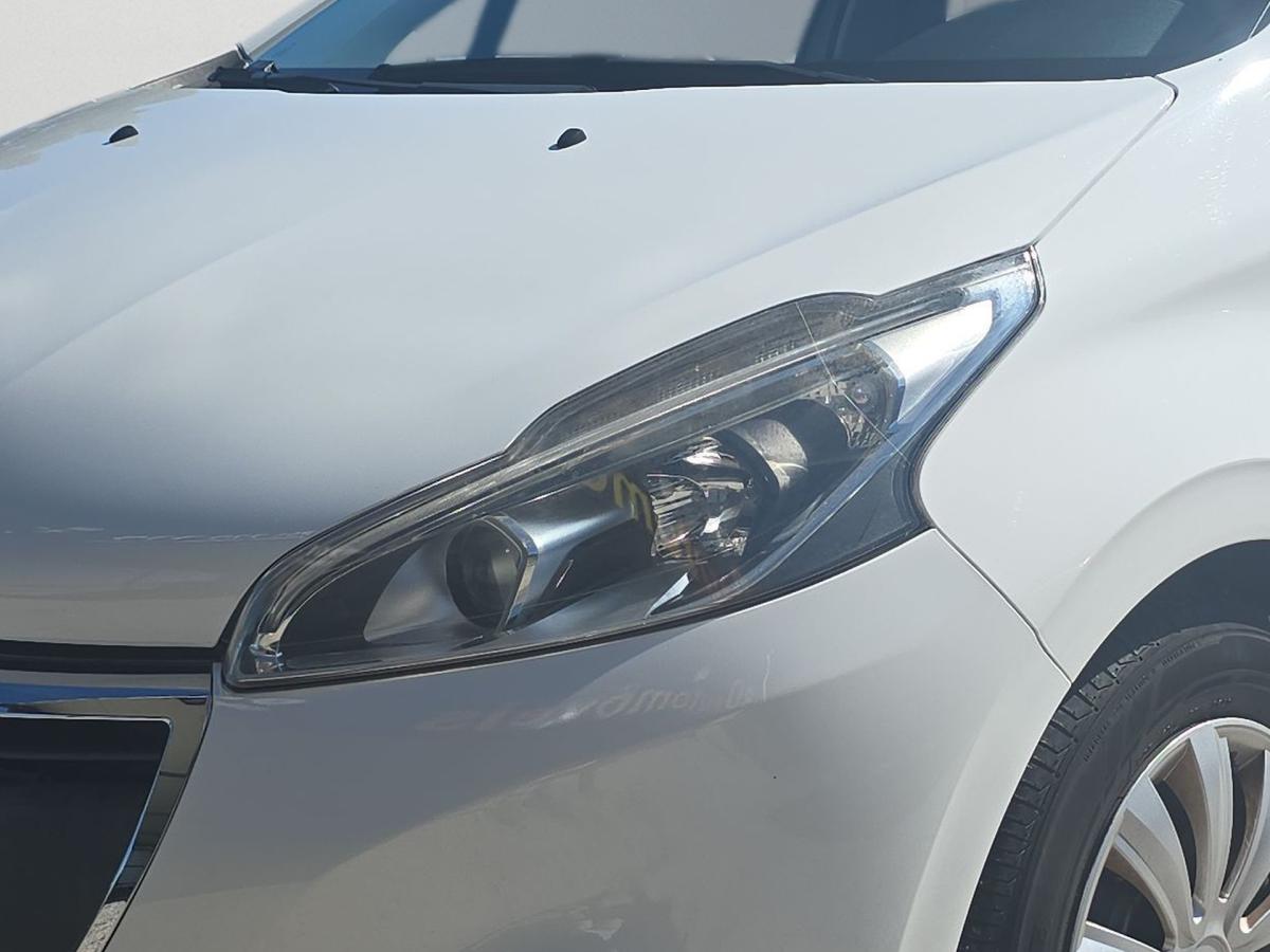 peugeot-208-2015-gasolina-1199cc