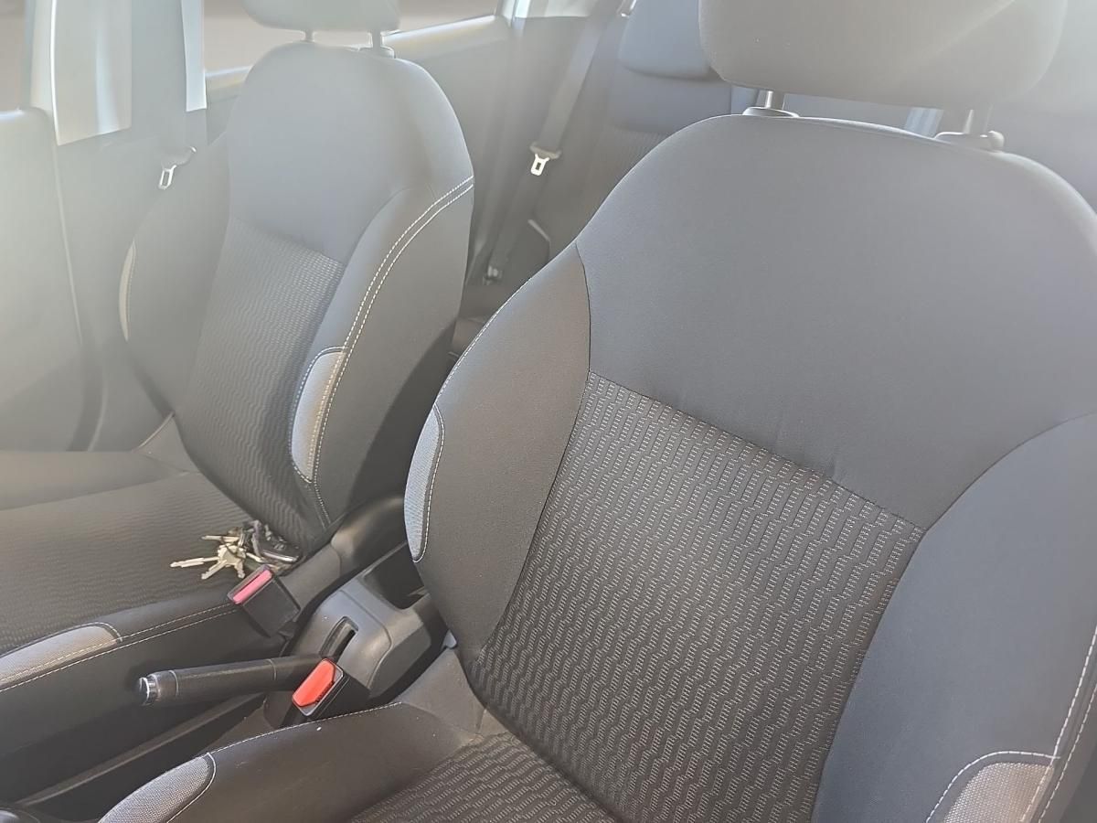 peugeot-208-2015-gasolina-1199cc