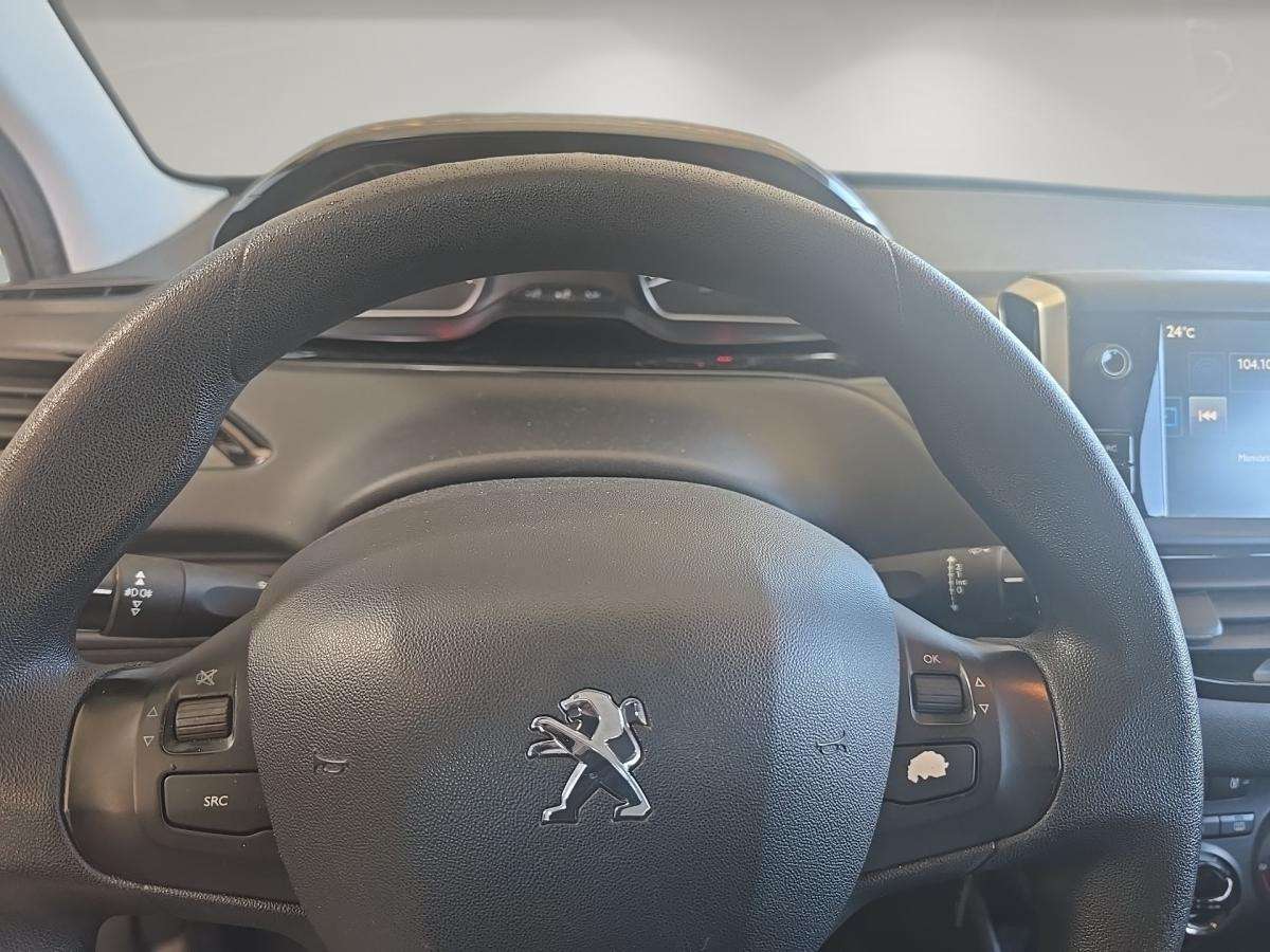 peugeot-208-2015-gasolina-1199cc