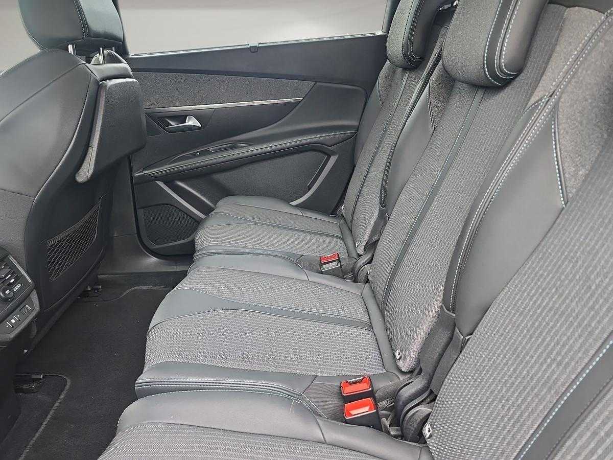 peugeot-5008-2022-diesel-1499cc