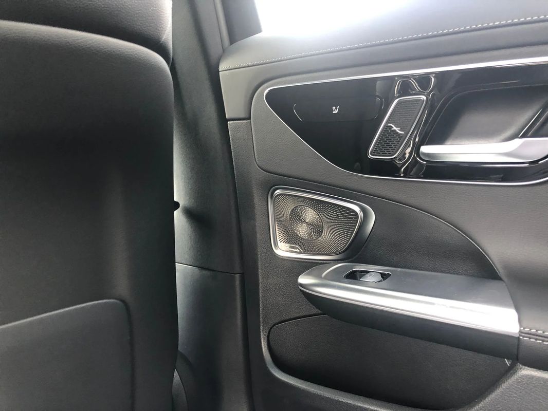 mercedes-benz-classe-c-2023-hibrido-a-gasolina-1999cc