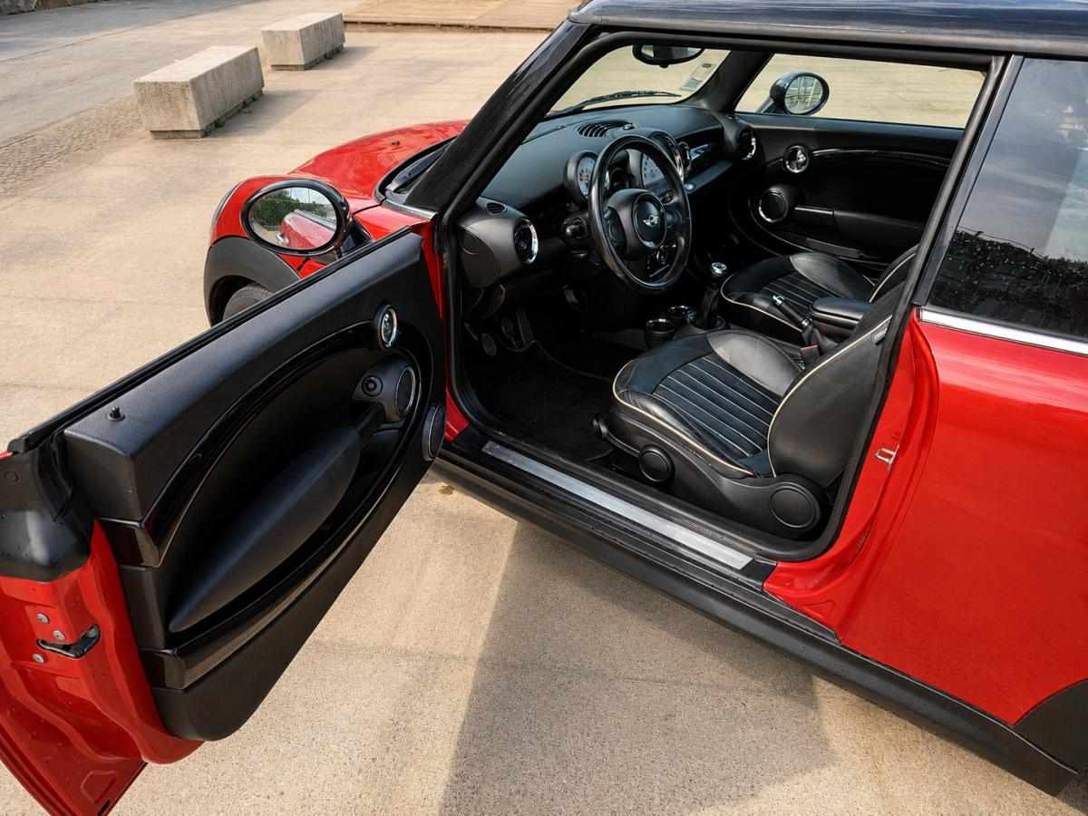 mini-hatch-d-2-0-2011-diesel-1598cc