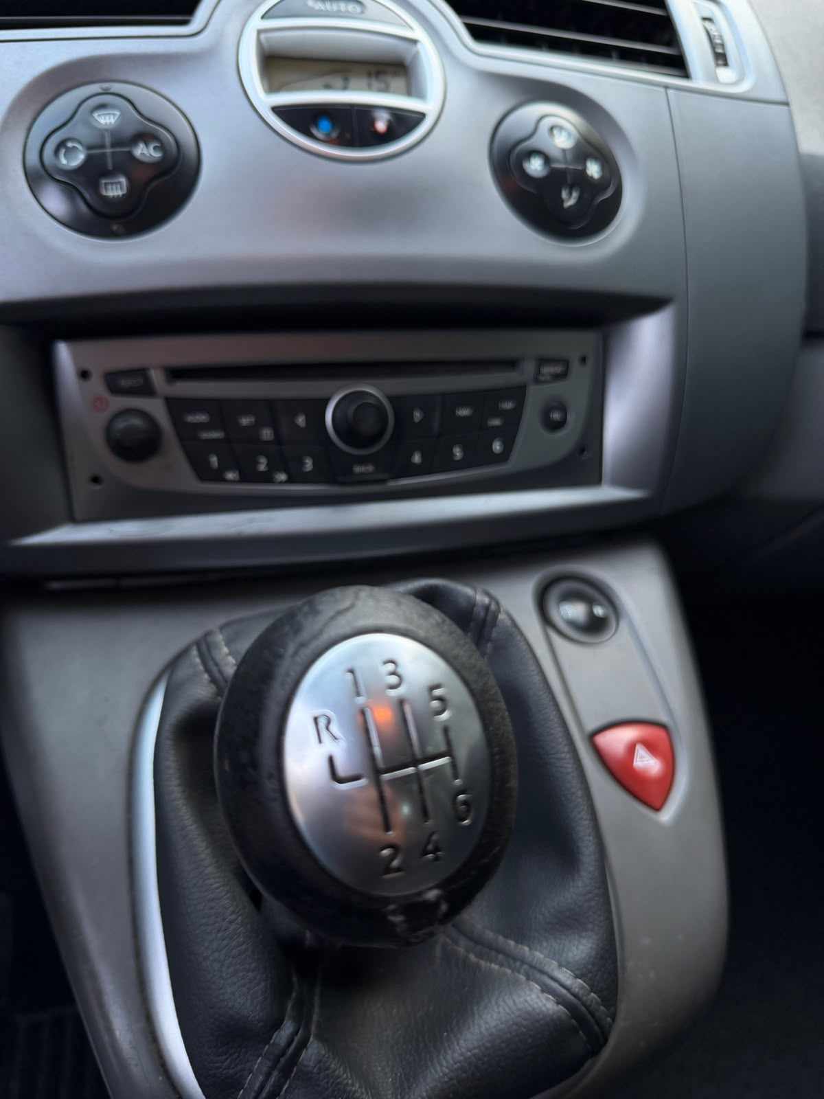 renault-scenic-1-5-dci-2009-diesel-1461cc