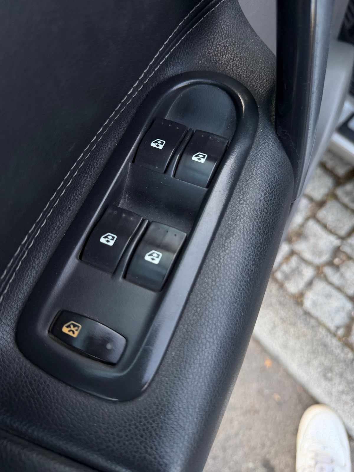 renault-scenic-1-5-dci-2009-diesel-1461cc