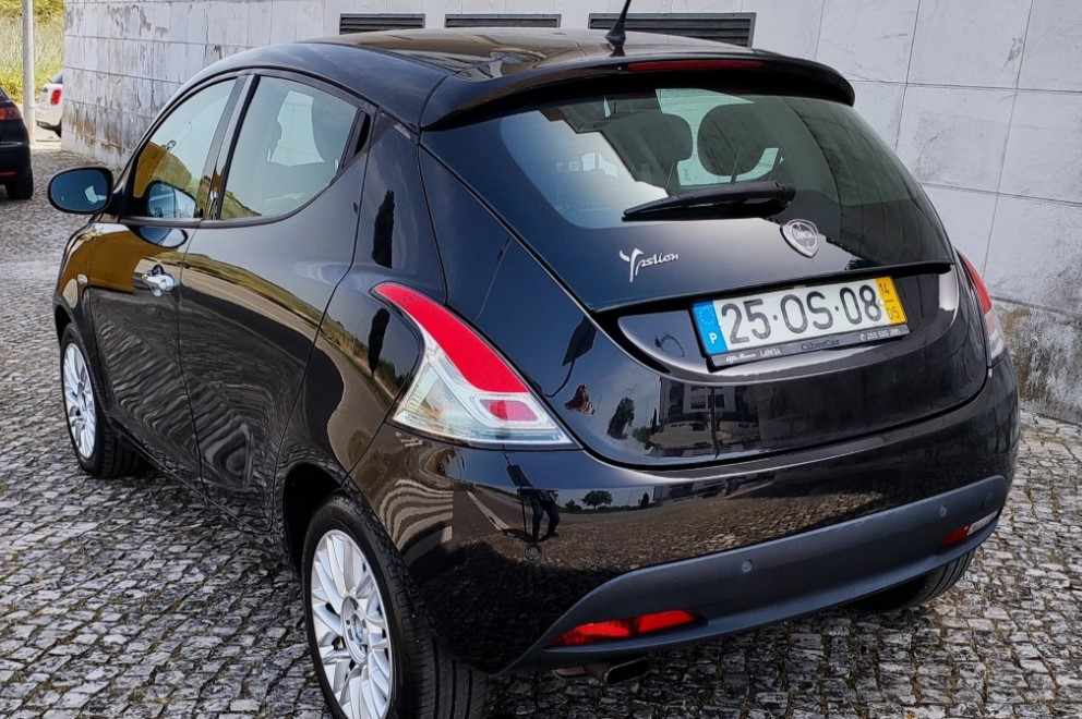 lancia-ypsilon-1-2-95cv-2014-diesel-1248cc