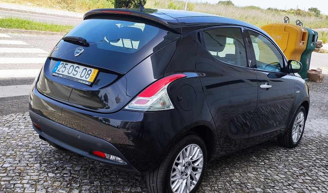 lancia-ypsilon-1-2-95cv-2014-diesel-1248cc