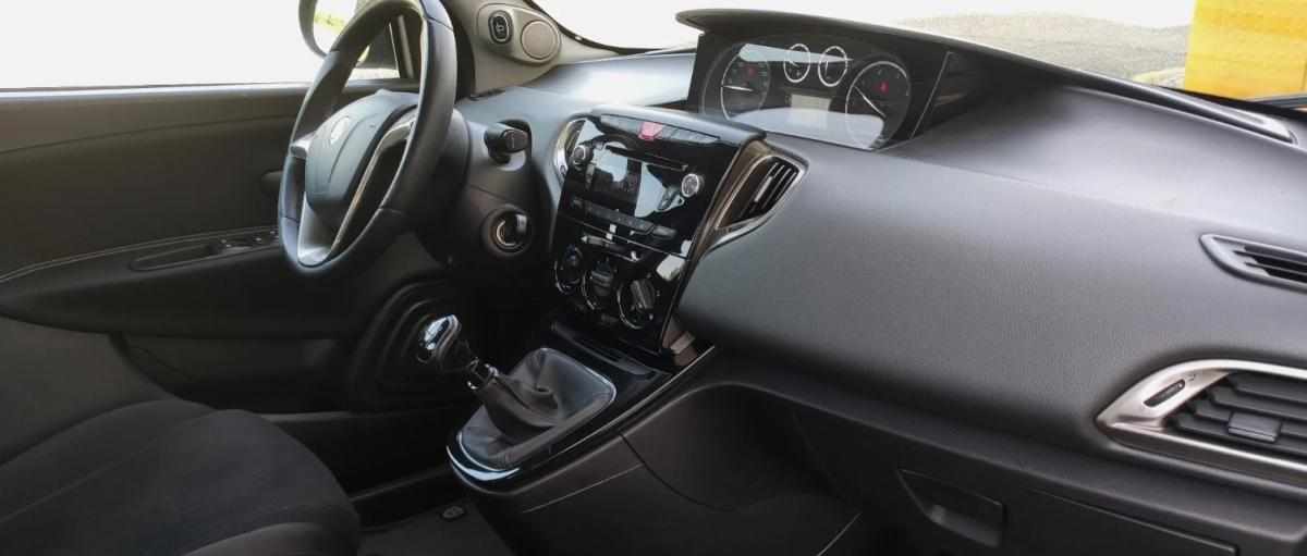lancia-ypsilon-1-2-95cv-2014-diesel-1248cc