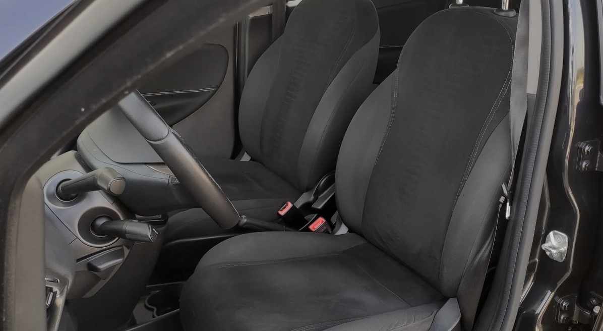 lancia-ypsilon-1-2-95cv-2014-diesel-1248cc