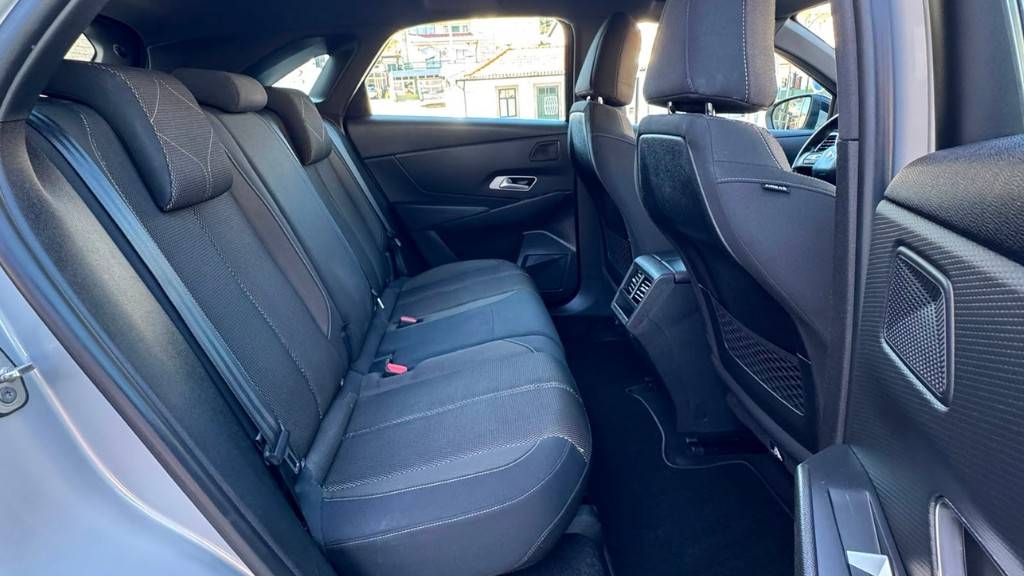 ds-ds-7-crossback-2023-diesel-1499cc