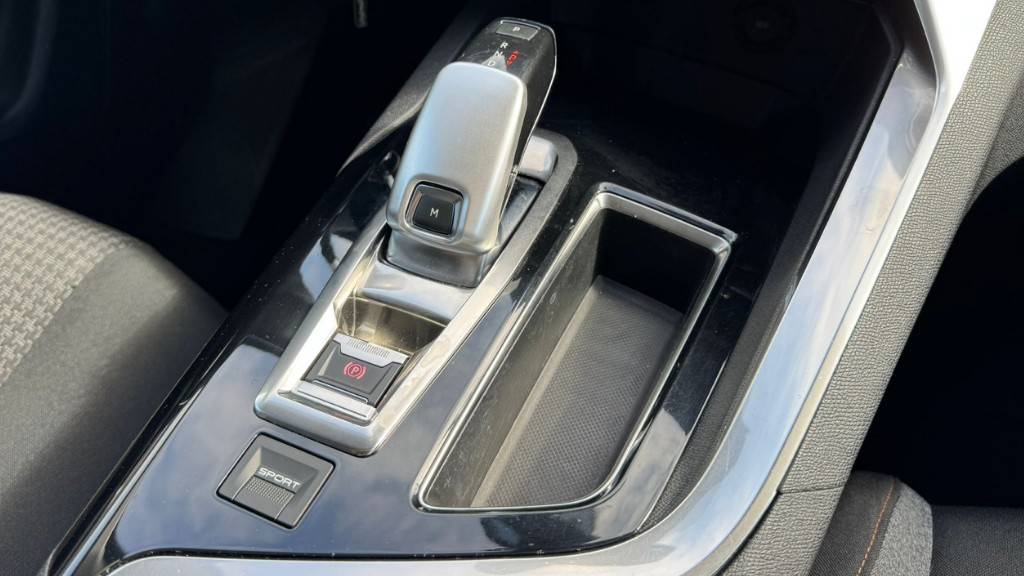 peugeot-3008-2018-diesel-1499cc