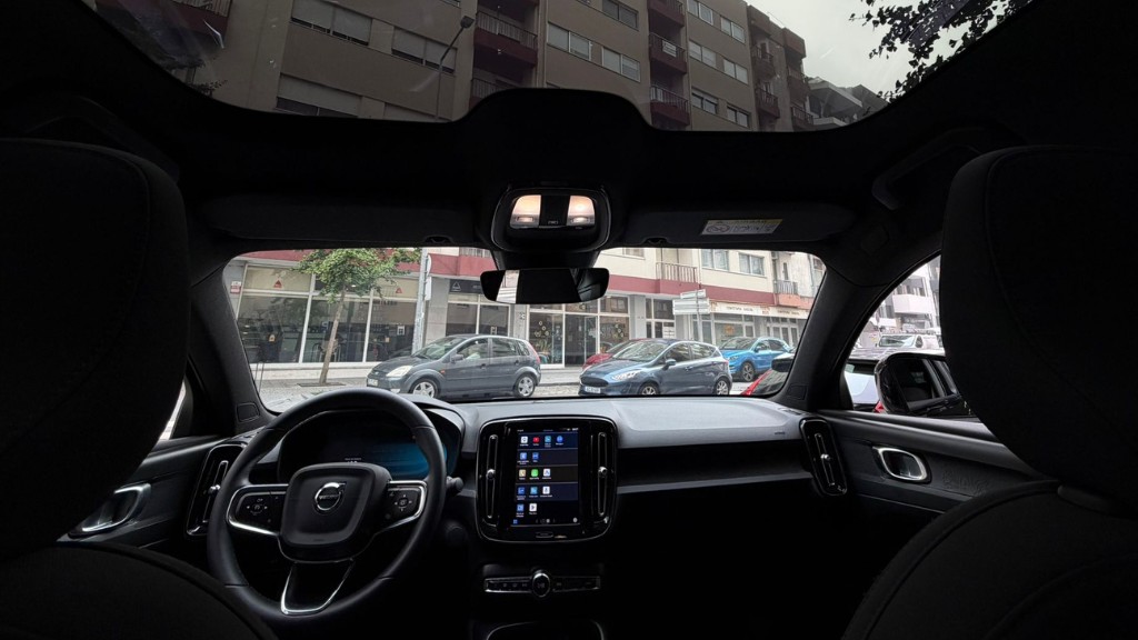 volvo-c40-2023-eletrico-500cc