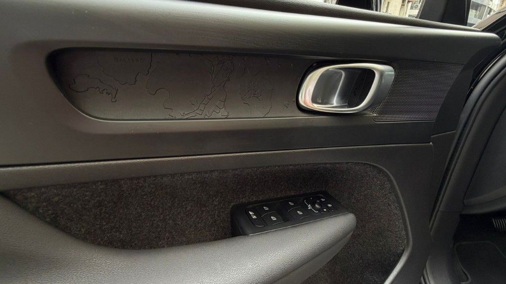 volvo-c40-2023-eletrico-500cc