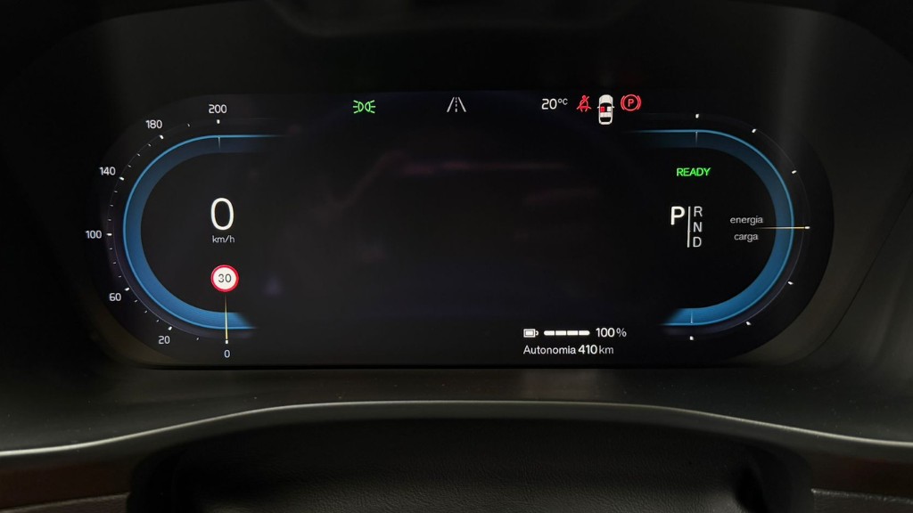 volvo-c40-2023-eletrico-500cc