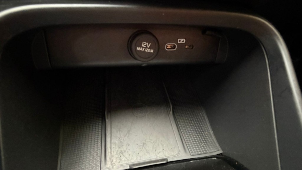 volvo-c40-2023-eletrico-500cc