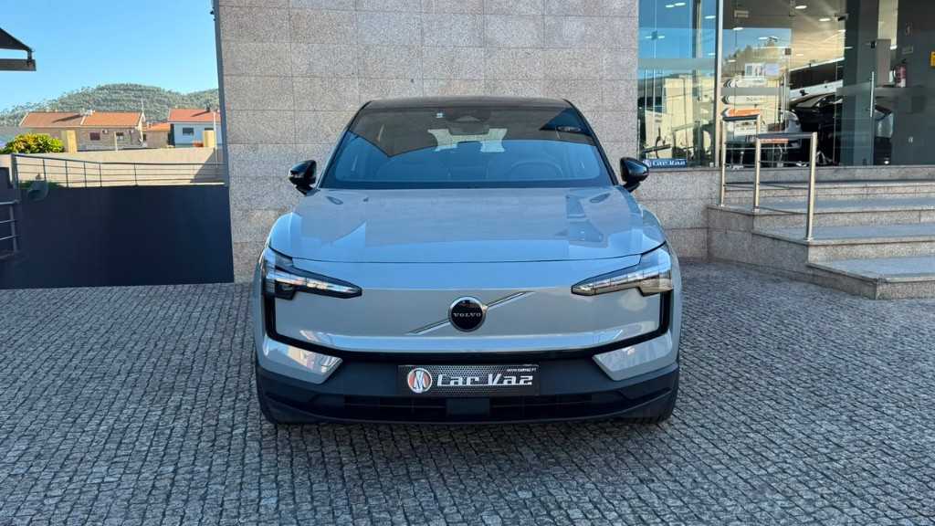 volvo-ex30-2024-eletrico-500cc