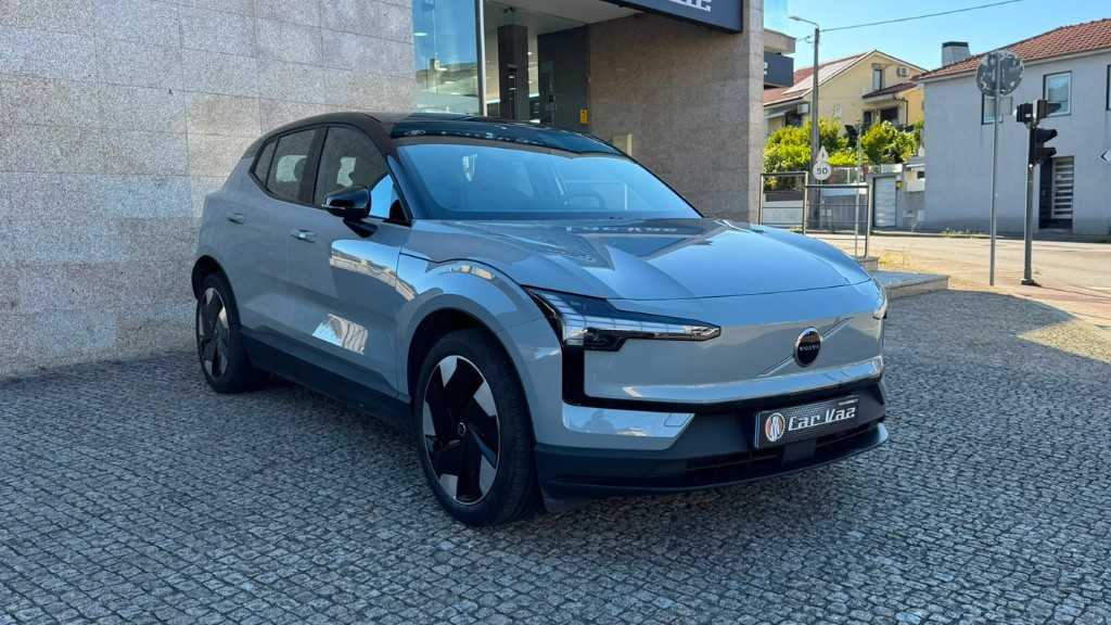 volvo-ex30-2024-eletrico-500cc