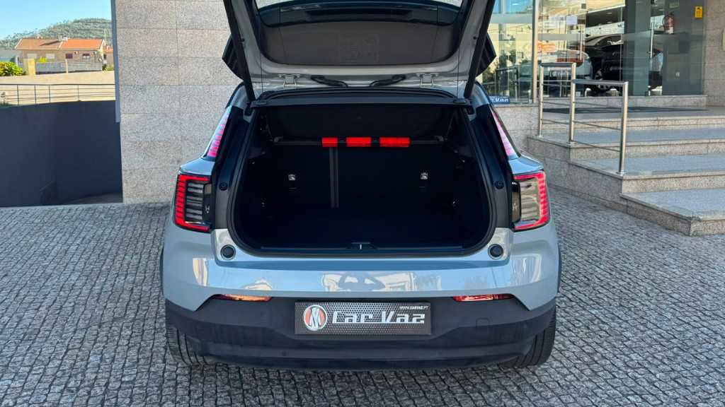 volvo-ex30-2024-eletrico-500cc
