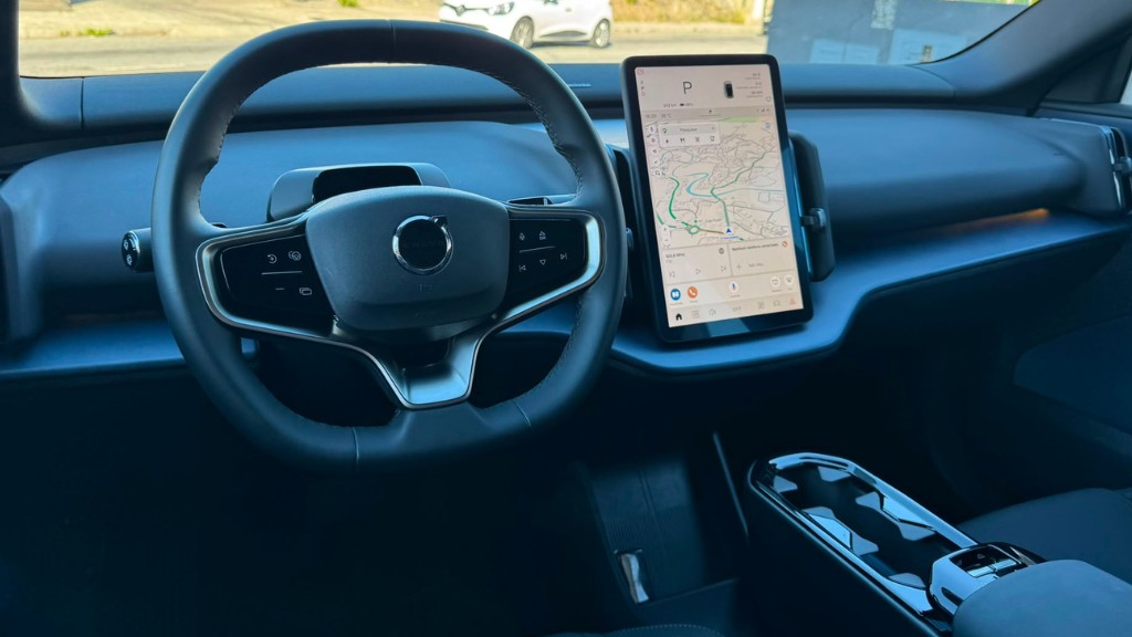 volvo-ex30-2024-eletrico-500cc