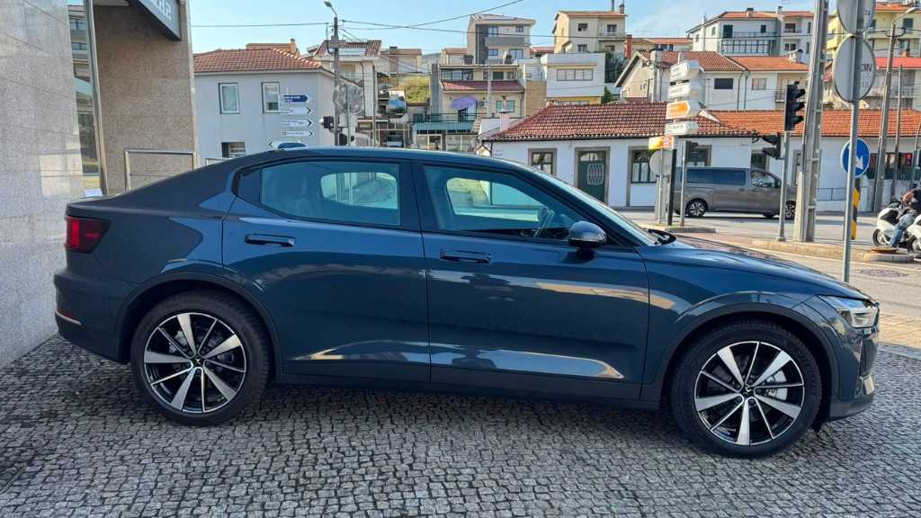 polestar-2-2022-eletrico-500cc