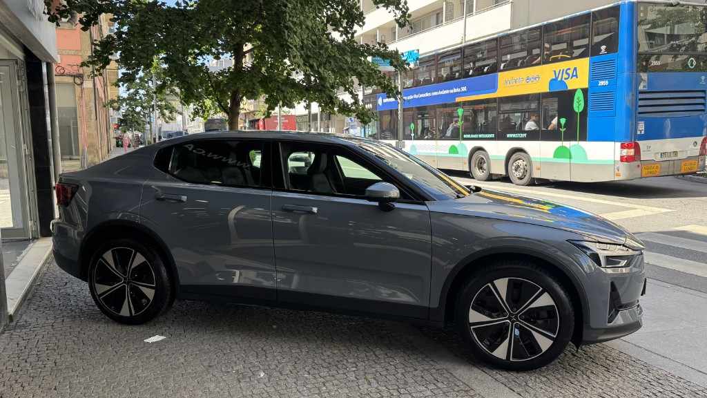 polestar-2-2022-eletrico-500cc