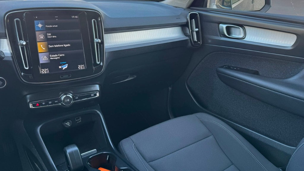 volvo-xc40-2022-hibrido-a-gasolina-1477cc