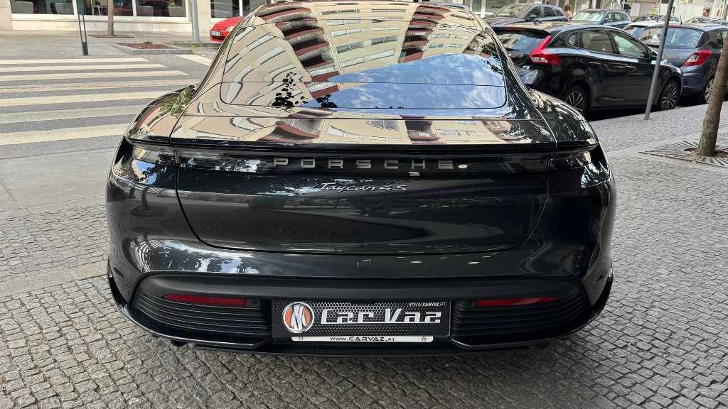 porsche-taycan-2021-eletrico-500cc