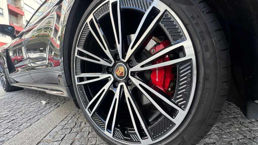 porsche-taycan-2021-eletrico-500cc