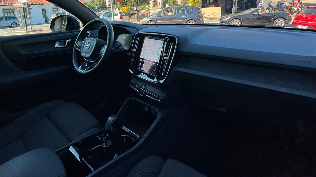 volvo-c40-2023-eletrico-500cc