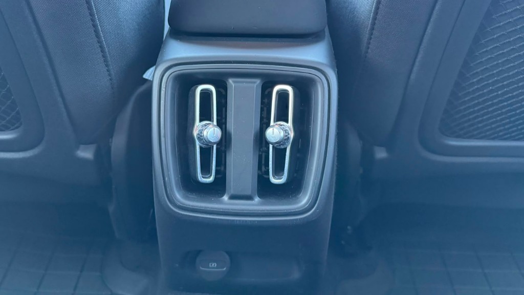 volvo-c40-2023-eletrico-500cc