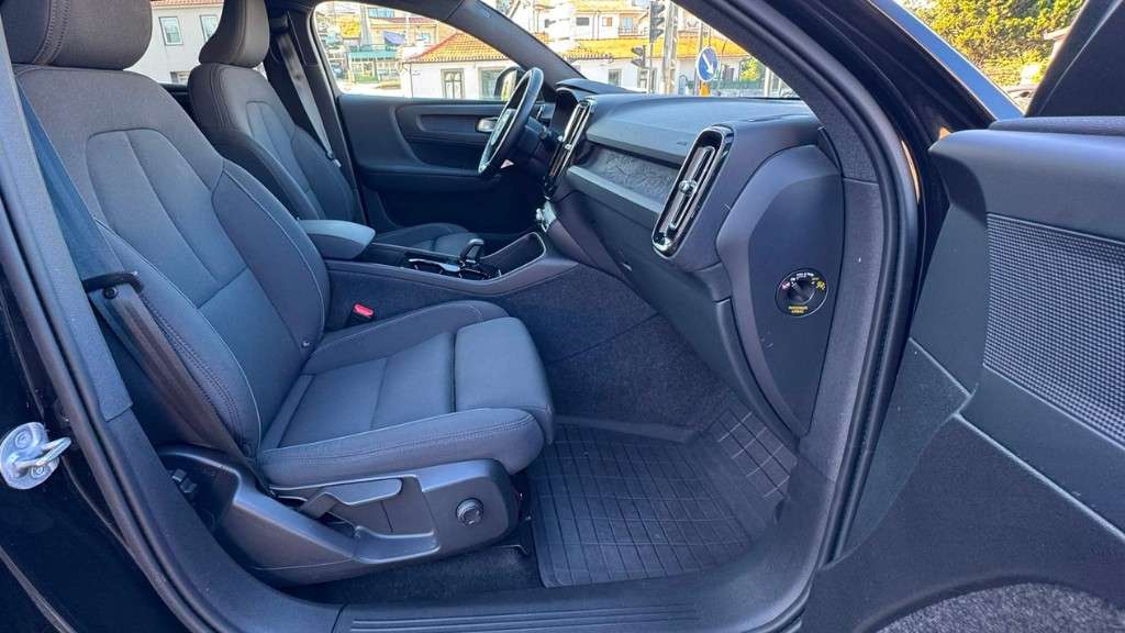 volvo-c40-2023-eletrico-500cc