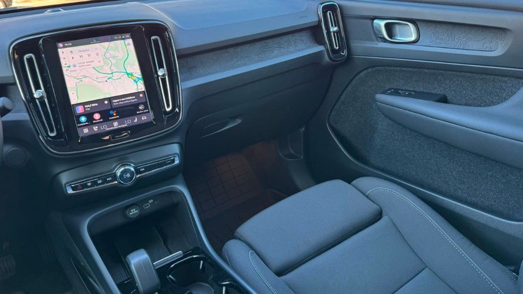 volvo-c40-2023-eletrico-500cc