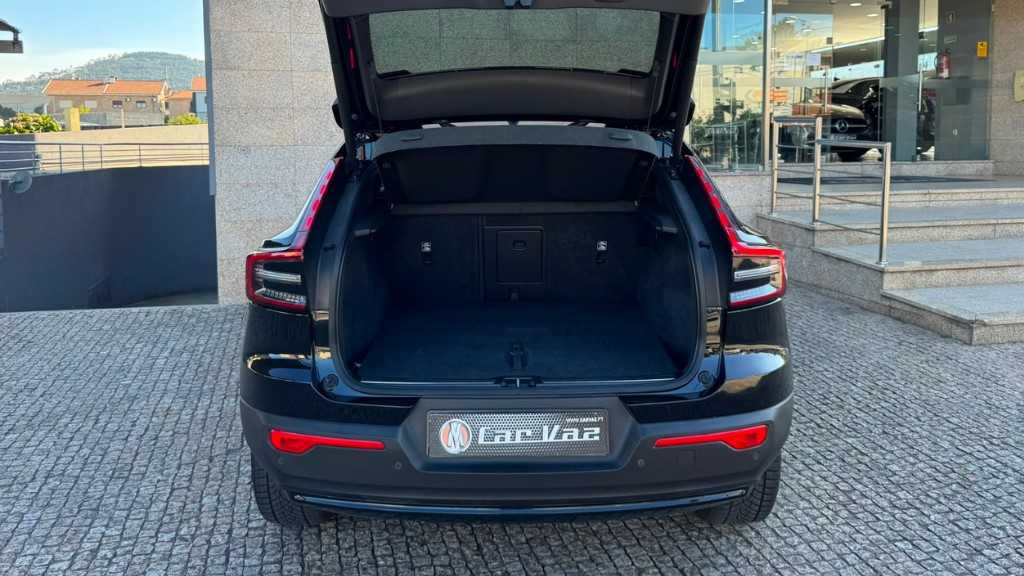 volvo-c40-2023-eletrico-500cc