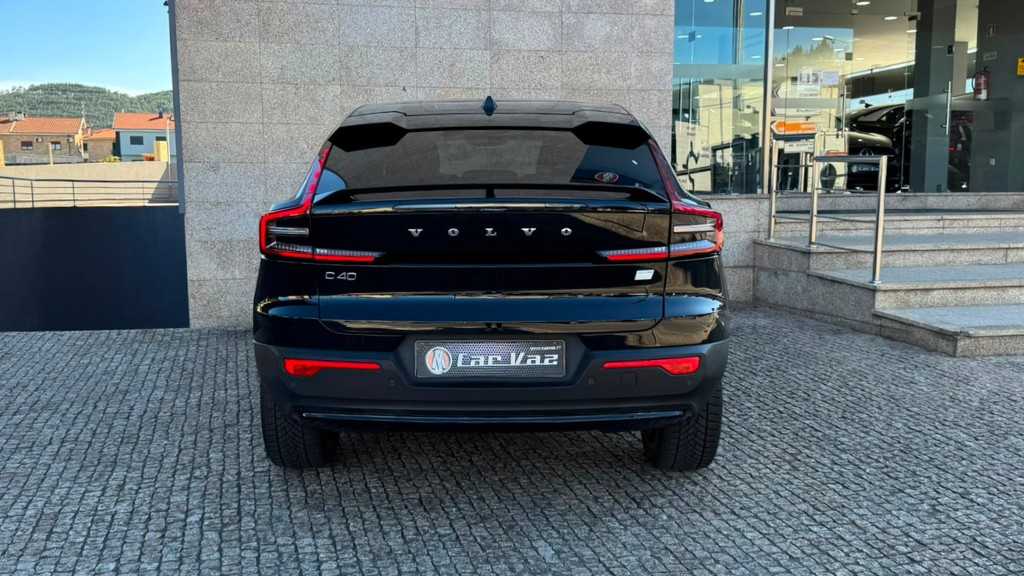 volvo-c40-2023-eletrico-500cc
