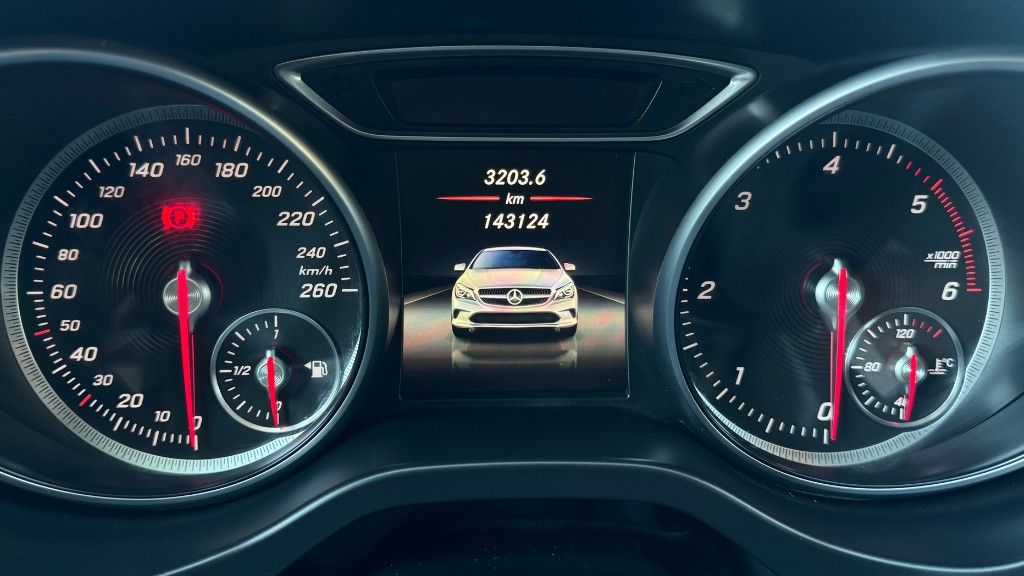 mercedes-benz-cla-2017-diesel-1461cc