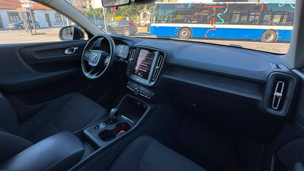 volvo-xc40-2022-hibrido-a-gasolina-1477cc
