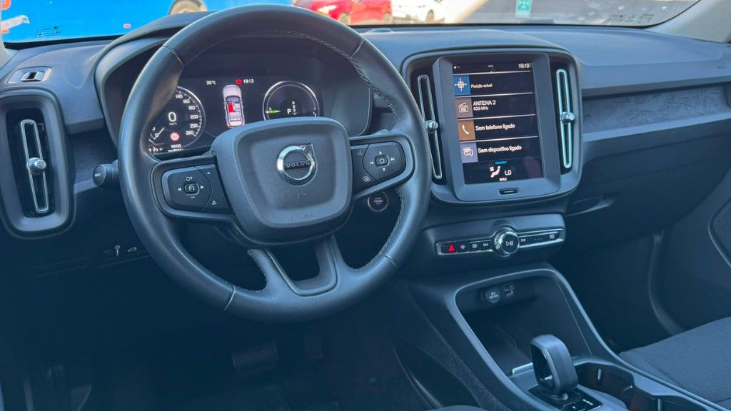 volvo-xc40-2022-hibrido-a-gasolina-1477cc