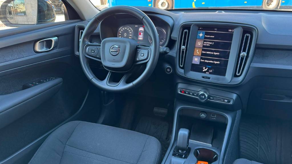 volvo-xc40-2022-hibrido-a-gasolina-1477cc