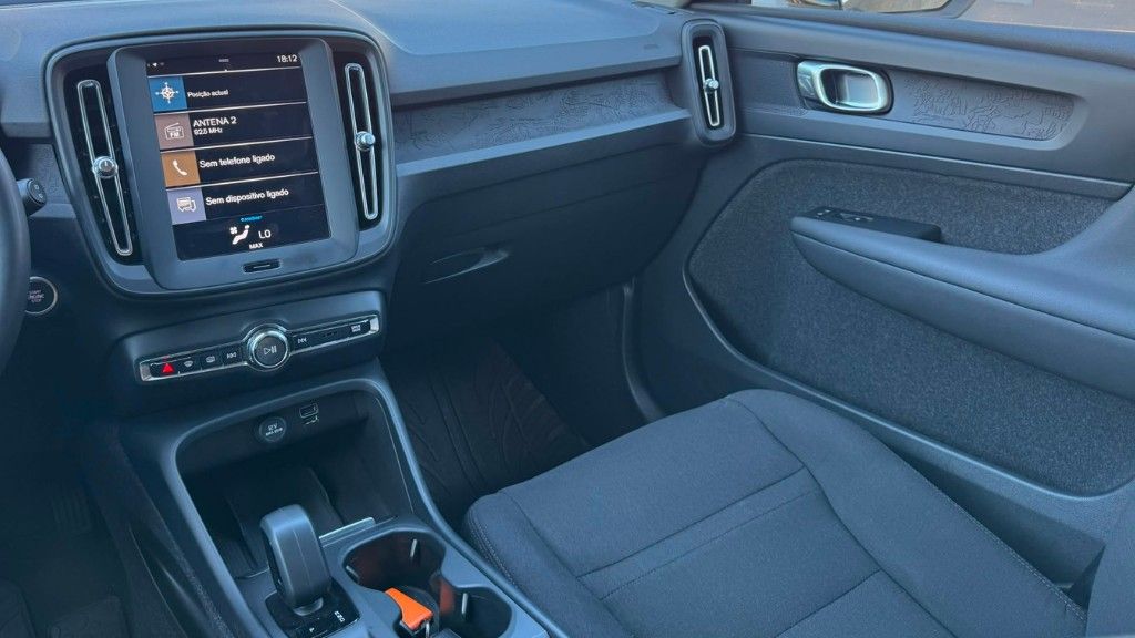 volvo-xc40-2022-hibrido-a-gasolina-1477cc